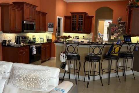 Casa en alquiler en North Port, Florida, 4 dormitorios, 216.65 m2 № 2118323 - foto 2