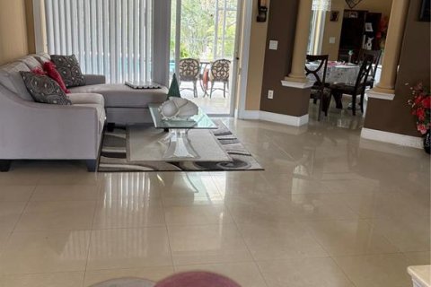 Casa en alquiler en North Port, Florida, 4 dormitorios, 216.65 m2 № 2118323 - foto 4