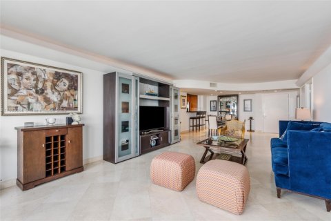 Снять в аренду кондоминиум в Форт-Лодердейл, Флорида 2 спальни, 140.56м2, № 1979616 - фото 8