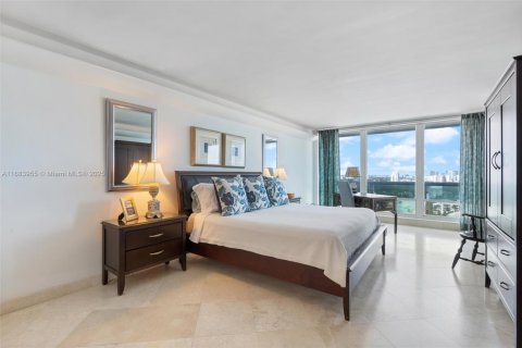 Снять в аренду кондоминиум в Форт-Лодердейл, Флорида 2 спальни, 140.56м2, № 1979616 - фото 16