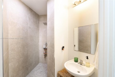 Copropriété à vendre à Miami, Floride: 2 chambres, 88.26 m2 № 1971597 - photo 16