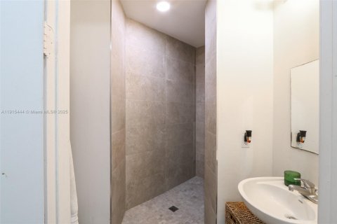 Copropriété à vendre à Miami, Floride: 2 chambres, 88.26 m2 № 1971597 - photo 14