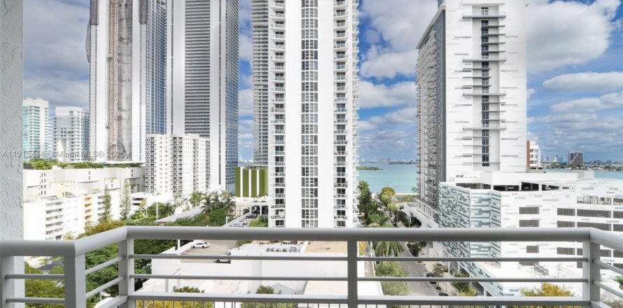 Condo à Miami, Floride, 2 chambres  № 1971597