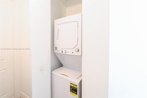 Copropriété à vendre à Miami, Floride: 2 chambres, 88.26 m2 № 1971597 - photo 23