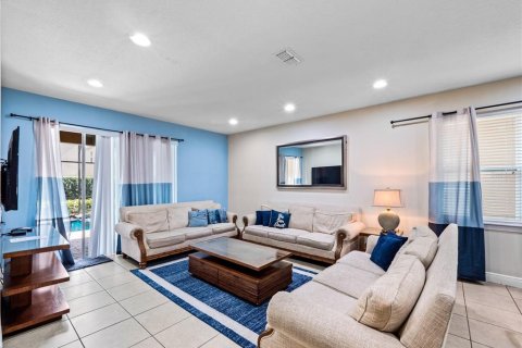 Casa en venta en Kissimmee, Florida, 8 dormitorios, 316.98 m2 № 1541350 - foto 16