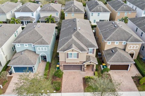 Casa en venta en Kissimmee, Florida, 8 dormitorios, 316.98 m2 № 1541350 - foto 3