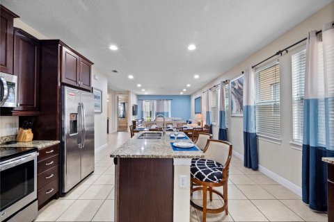 Casa en venta en Kissimmee, Florida, 8 dormitorios, 316.98 m2 № 1541350 - foto 12