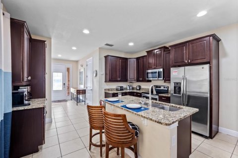 Casa en venta en Kissimmee, Florida, 8 dormitorios, 316.98 m2 № 1541350 - foto 10