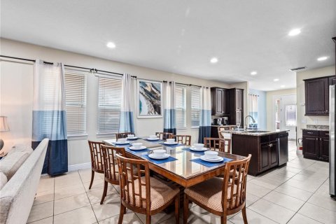 Casa en venta en Kissimmee, Florida, 8 dormitorios, 316.98 m2 № 1541350 - foto 13