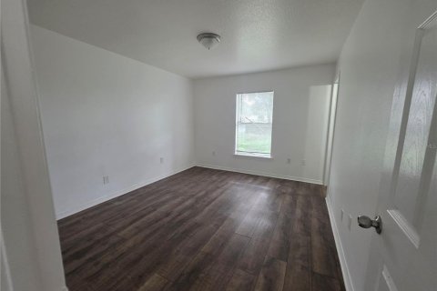 Duplex in Tampa, Florida 5 bedrooms, 181.16 sq.m. № 2213112 - photo 16