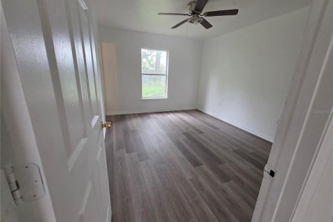 Duplex in Tampa, Florida 5 bedrooms, 181.16 sq.m. № 2213112 - photo 9