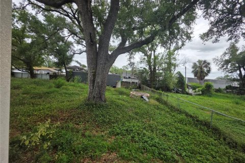 Duplex in Tampa, Florida 5 bedrooms, 181.16 sq.m. № 2213112 - photo 20