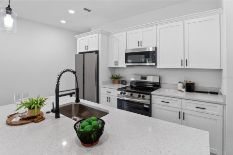 Villa ou maison à louer à Citrus Springs, Floride: 4 chambres, 171.4 m2 № 2413415 - photo 6