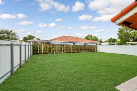 Купить виллу или дом в Майами, Флорида 4 спальни, 169.73м2, № 2049070 - фото 24