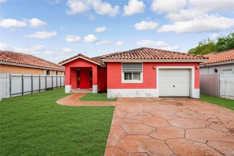 Дом в Майами, Флорида 4 спальни, 169.73м2 № 2049070