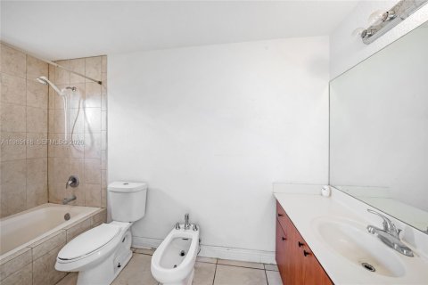 Купить виллу или дом в Майами, Флорида 4 спальни, 169.73м2, № 2049070 - фото 11