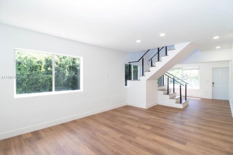 Villa ou maison à louer à Hollywood, Floride: 4 chambres, 214.05 m2 № 2029197 - photo 17