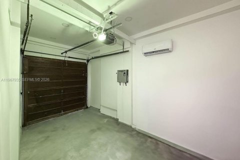 Villa ou maison à louer à Hollywood, Floride: 4 chambres, 214.05 m2 № 2029197 - photo 24