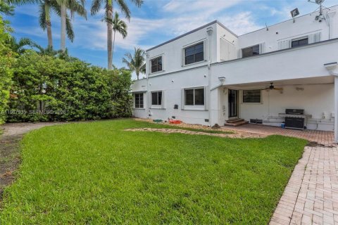 Villa ou maison à louer à Hollywood, Floride: 4 chambres, 214.05 m2 № 2029197 - photo 4