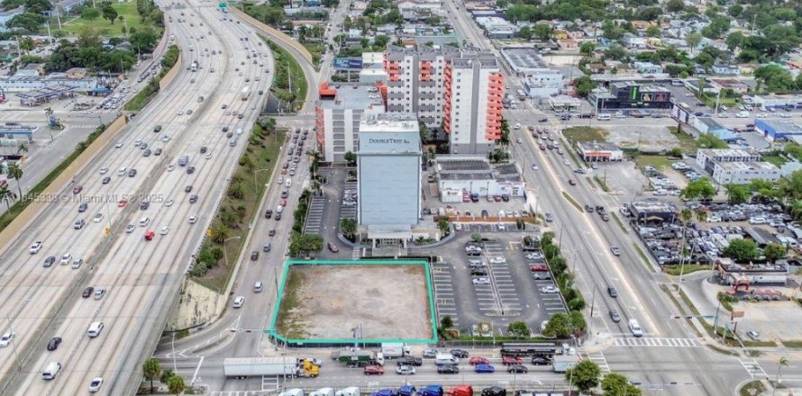 Propiedad comercial en Miami, Florida № 1940538