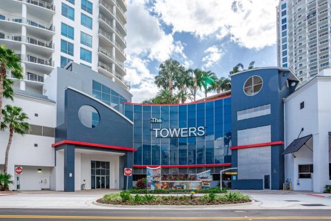 Condominio en venta en Tampa, Florida, 3 dormitorios, 423.45 m2 № 1847830 - foto 3