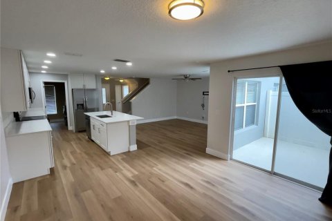 Touwnhouse à louer à Orlando, Floride: 2 chambres, 152.64 m2 № 2425436 - photo 4