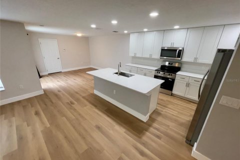 Touwnhouse à louer à Orlando, Floride: 2 chambres, 152.64 m2 № 2425436 - photo 11