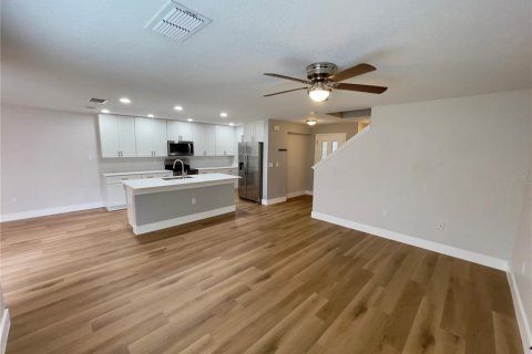 Touwnhouse à louer à Orlando, Floride: 2 chambres, 152.64 m2 № 2425436 - photo 8