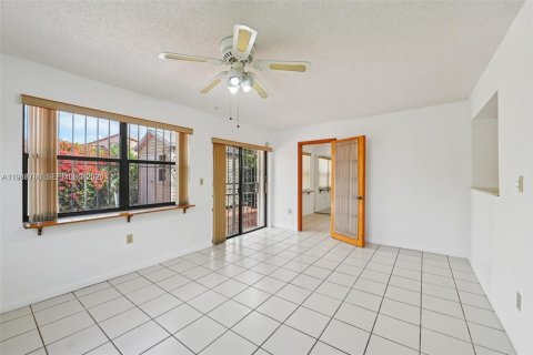 Купить виллу или дом в Майами, Флорида 2 спальни, 104.05м2, № 2051072 - фото 14