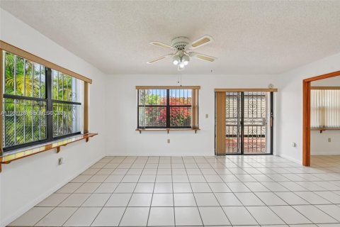 Купить виллу или дом в Майами, Флорида 2 спальни, 104.05м2, № 2051072 - фото 15