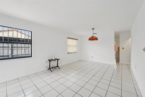 Купить виллу или дом в Майами, Флорида 2 спальни, 104.05м2, № 2051072 - фото 11