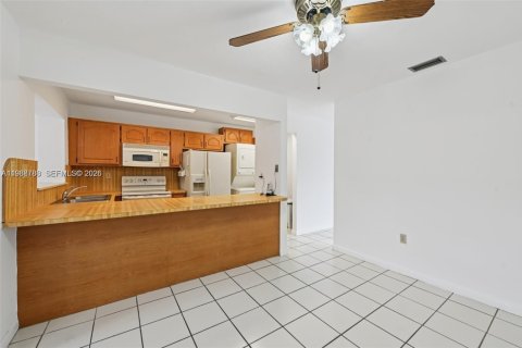 Купить виллу или дом в Майами, Флорида 2 спальни, 104.05м2, № 2051072 - фото 5