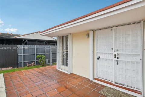 Купить виллу или дом в Майами, Флорида 2 спальни, 104.05м2, № 2051072 - фото 2