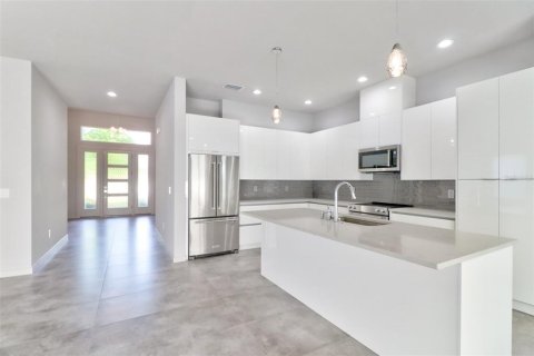 Villa ou maison à louer à Tampa, Floride: 4 chambres, 205.5 m2 № 1816145 - photo 7