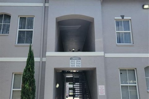 Condo in Tampa, Florida, 2 bedrooms № 2104830 - photo 12