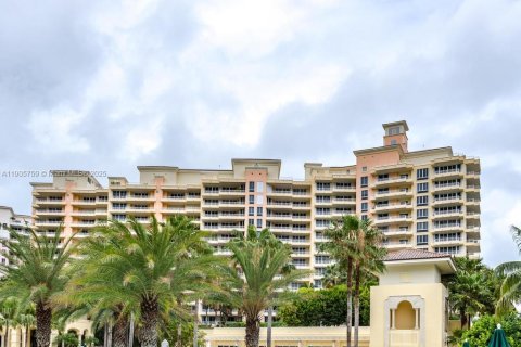 Condo in Key Biscayne, Florida, 3 bedrooms  № 1956287 - photo 1