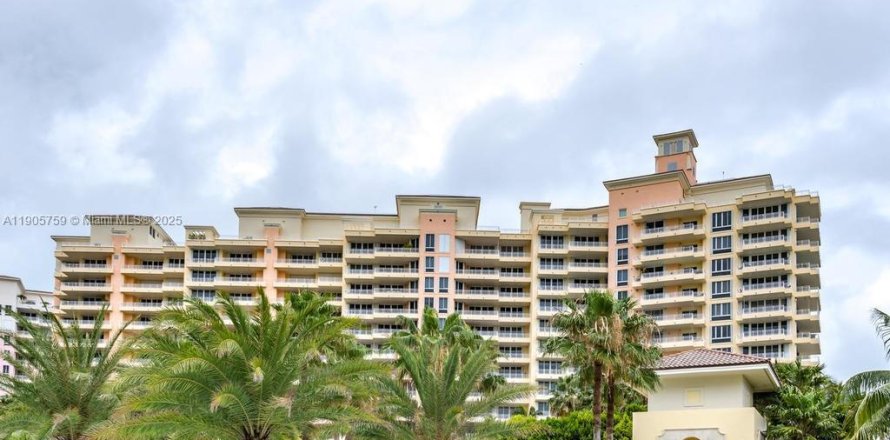 Condo in Key Biscayne, Florida, 3 bedrooms  № 1956287