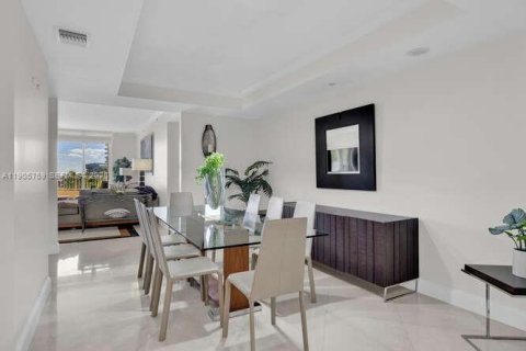 Condo in Key Biscayne, Florida, 3 bedrooms  № 1956287 - photo 17