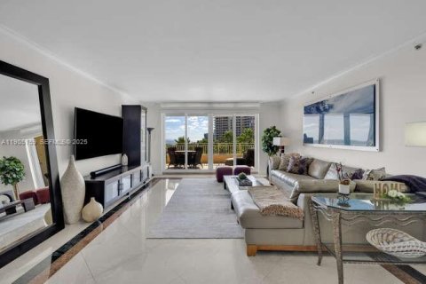Condo in Key Biscayne, Florida, 3 bedrooms  № 1956287 - photo 11