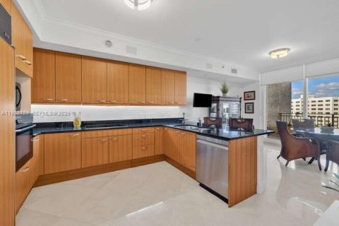 Condo in Key Biscayne, Florida, 3 bedrooms  № 1956287 - photo 5
