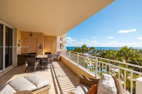 Condo in Key Biscayne, Florida, 3 bedrooms  № 1956287 - photo 30