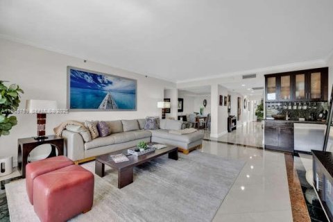 Condo in Key Biscayne, Florida, 3 bedrooms  № 1956287 - photo 13