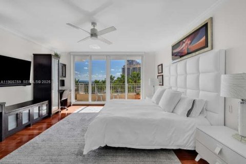 Condo in Key Biscayne, Florida, 3 bedrooms  № 1956287 - photo 18