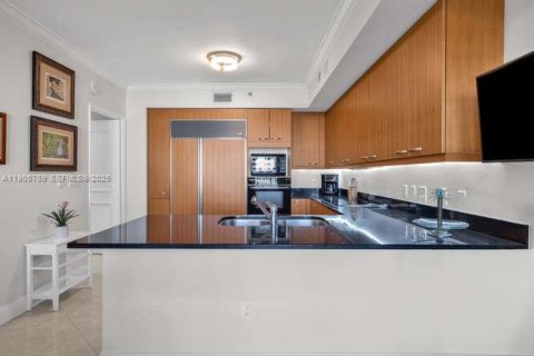 Condo in Key Biscayne, Florida, 3 bedrooms  № 1956287 - photo 6