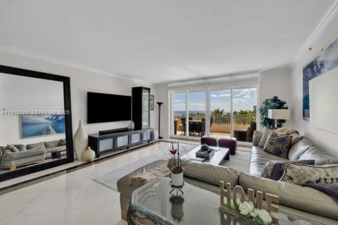Condo in Key Biscayne, Florida, 3 bedrooms  № 1956287 - photo 12