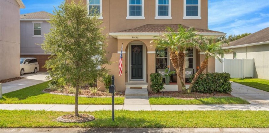 Villa ou maison à Wesley Chapel, Floride 4 chambres, 206.06 m2 № 2201930