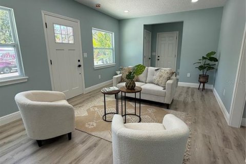 House in Clearwater, Florida 2 bedrooms, 75.99 sq.m. № 1915432 - photo 3