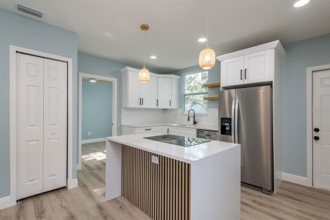 House in Clearwater, Florida 2 bedrooms, 75.99 sq.m. № 1915432 - photo 6