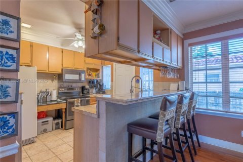 Casa en venta en Miami, Florida, 3 dormitorios, 122.63 m2 № 1983807 - foto 13