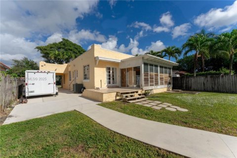 Casa en venta en Miami, Florida, 3 dormitorios, 122.63 m2 № 1983807 - foto 30